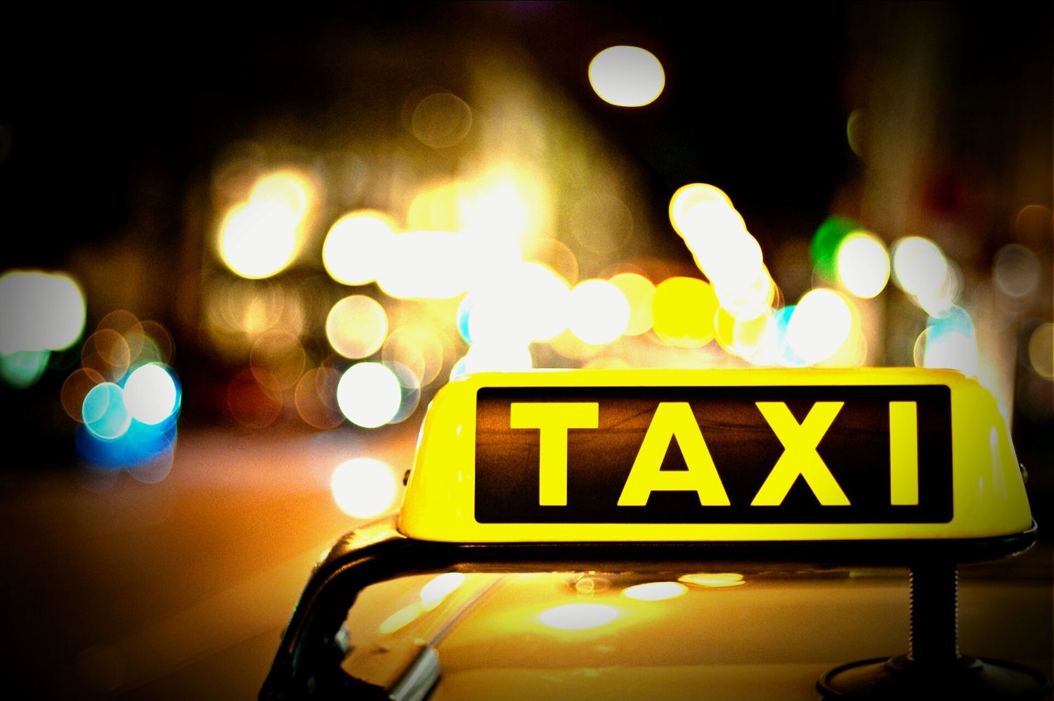Why People Should Use Online Taxi Services in a City?